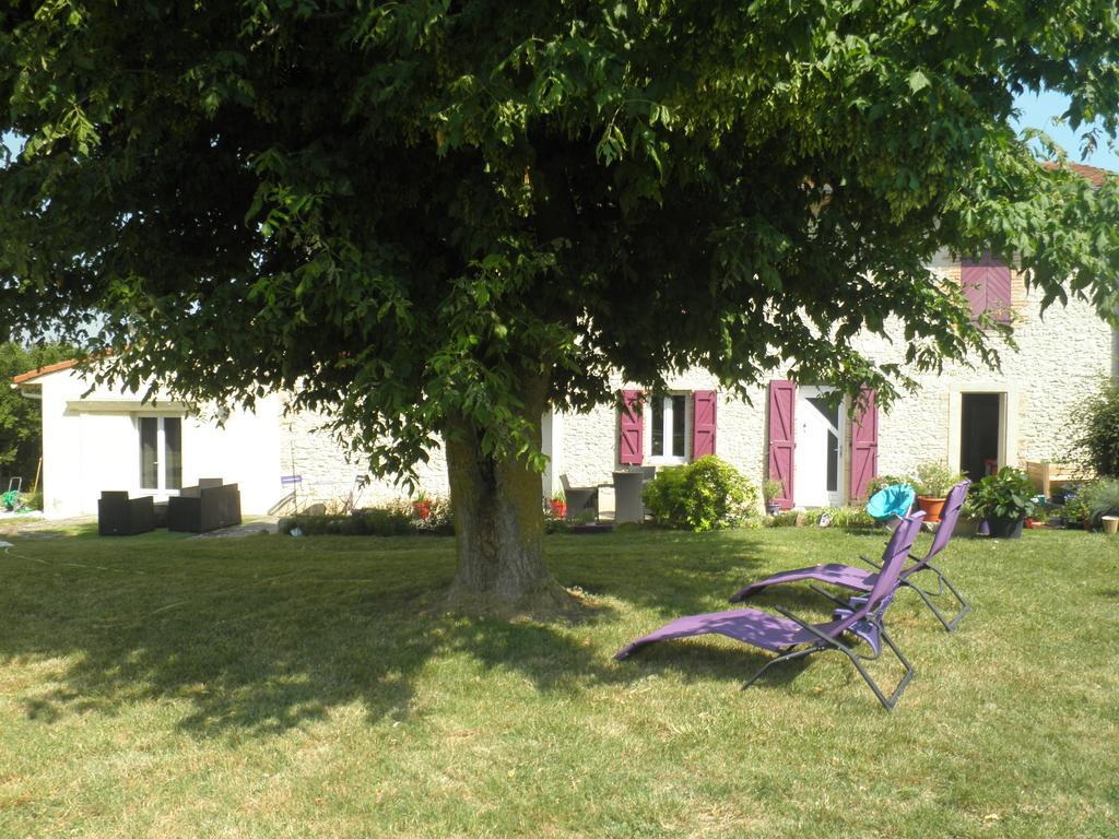 Domaine De La Vigne Bed and Breakfast Cadalen Eksteriør billede